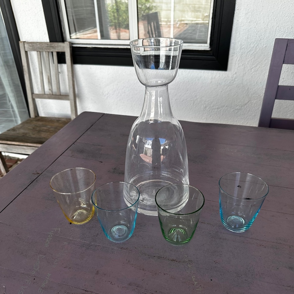 Anthropologie Sangria/Wine Carafe with 4 drinking glasses